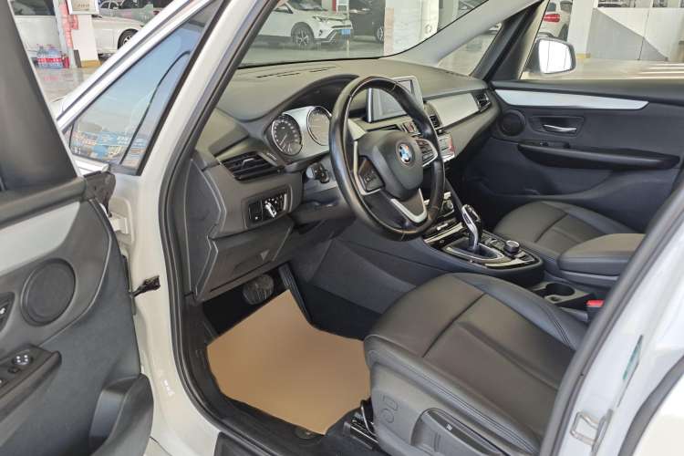 Used BMW 2 Series Gran Tourer 2019 220i Leading Model Interior 4