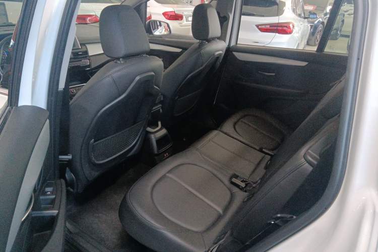 Used BMW 2 Series Gran Tourer 2019 220i Leading Model Interior 4