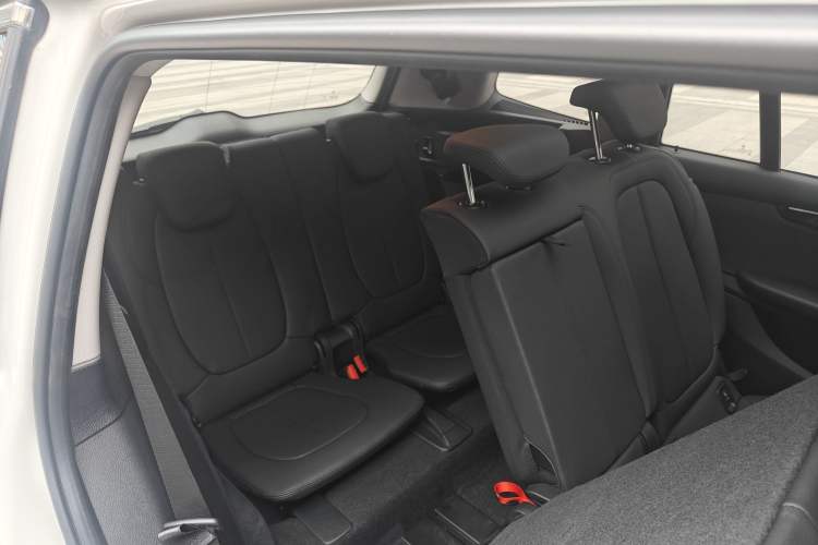 Used BMW 2 Series Gran Tourer 2019 220i Luxury Sports Package Interior 5