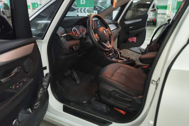 Used BMW 2 Series Gran Tourer 2019 220i Leading Model Left Front Seat