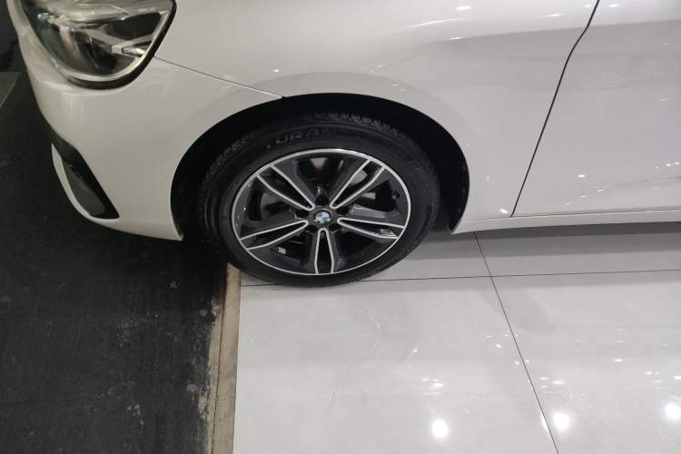 Used BMW 2 Series Gran Tourer 2019 220i Luxury Sports Package Left Front Wheel Hub