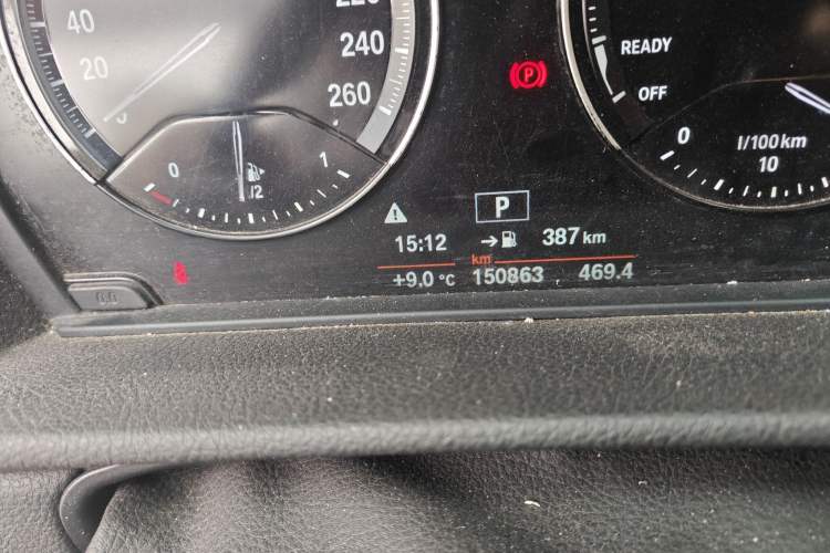 Used BMW 2 Series Gran Tourer 2019 220i Leading Model Odometer Close Up