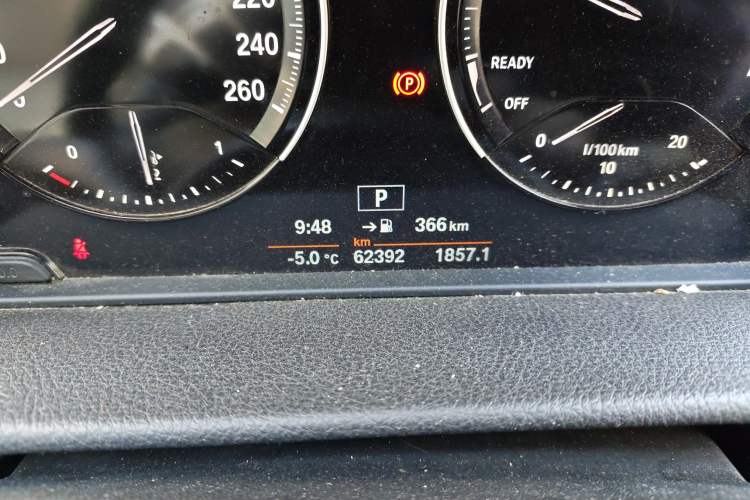 Used BMW 2 Series Gran Tourer 2019 220i Leading Model Odometer Close Up