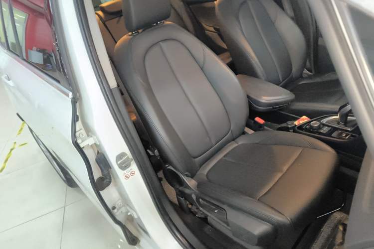 Used BMW 2 Series Gran Tourer 2019 220i Leading Model Right Front Seat