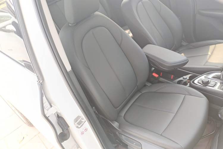 Used BMW 2 Series Gran Tourer 2019 220i Leading Model Right Front Seat