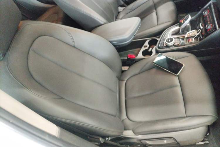 Used BMW 2 Series Gran Tourer 2019 220i Leading Model Right Front Seat