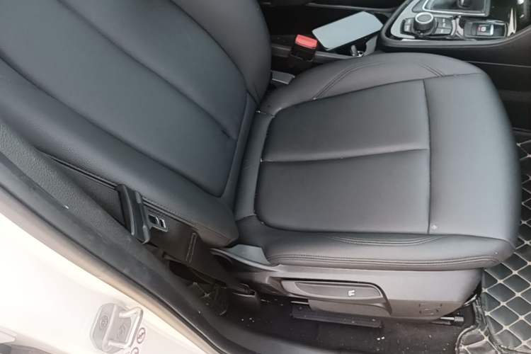 Used BMW 2 Series Gran Tourer 2019 220i Leading Model Right Front Seat