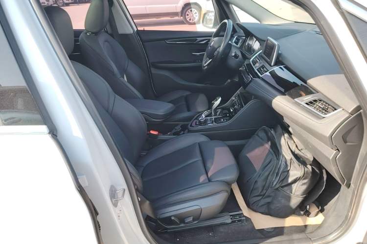 Used BMW 2 Series Gran Tourer 2019 220i Luxury Sports Package Right Front Seat
