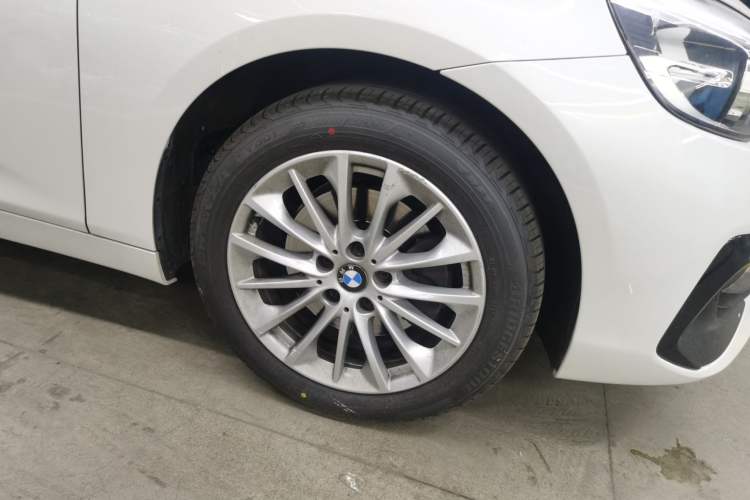 Used BMW 2 Series Gran Tourer 2019 220i Leading Model Right Front Wheel Hub