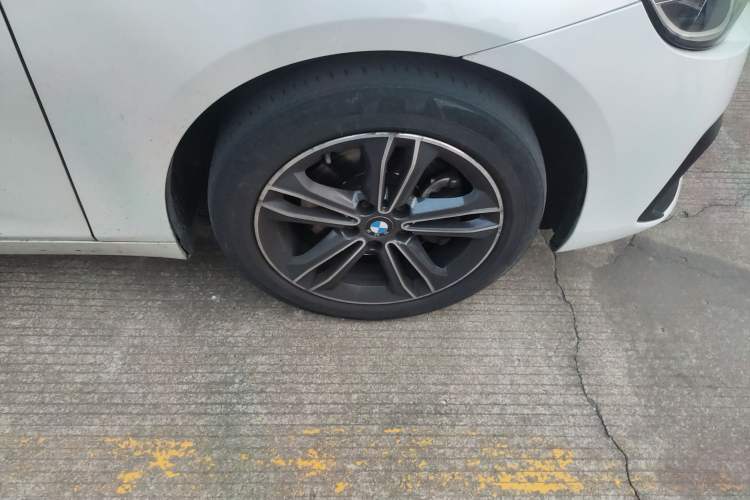 Used BMW 2 Series Gran Tourer 2019 220i Luxury Sports Package Right Front Wheel Hub