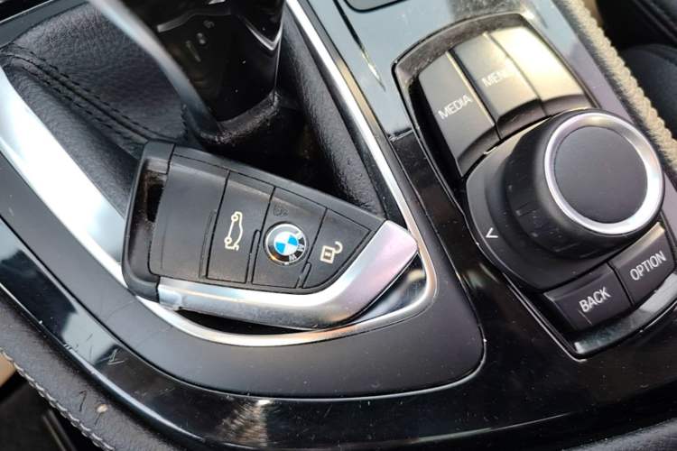 Used BMW 2 Series Gran Tourer 2019 220i Luxury Sports Package Vehicle Key