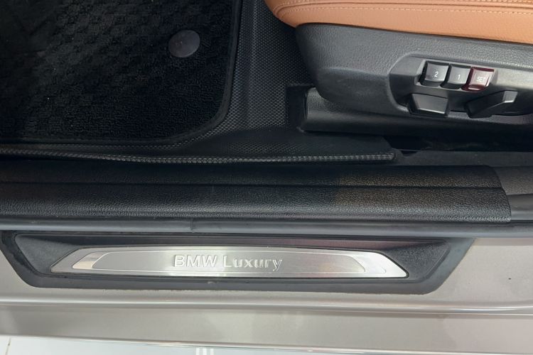 Used BMW 3 Series 2015 320Li Luxury Design Package Interior 4