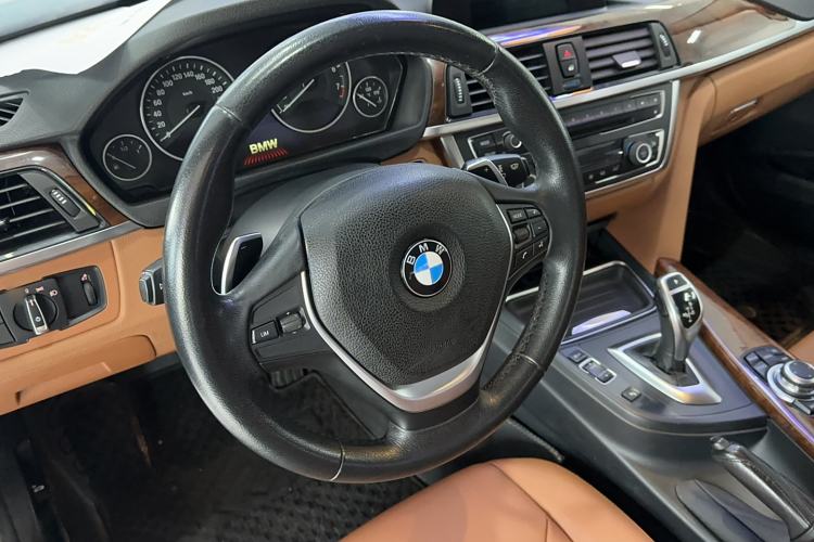 Used BMW 3 Series 2015 320Li Luxury Design Package Steering Wheel
