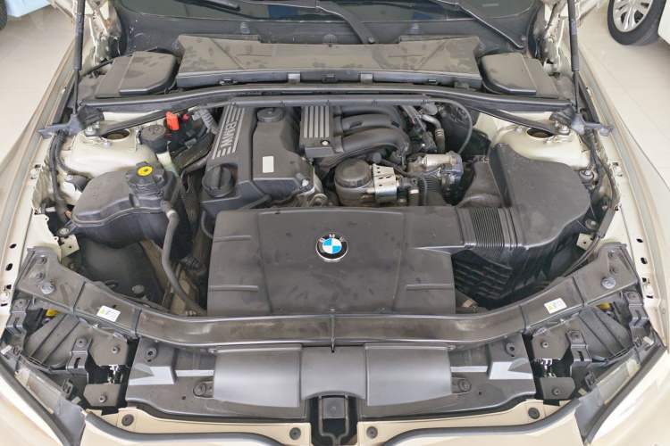 Used BMW 3 Series 2011 320i Convertible Coupe Engine Bay