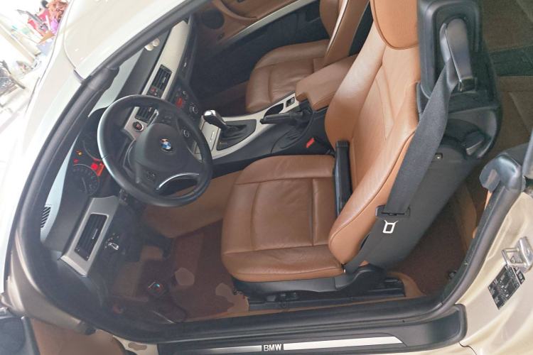 Used BMW 3 Series 2011 320i Convertible Coupe Left Front Seat