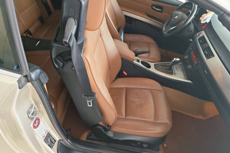 Used BMW 3 Series 2011 320i Convertible Coupe Right Front Seat