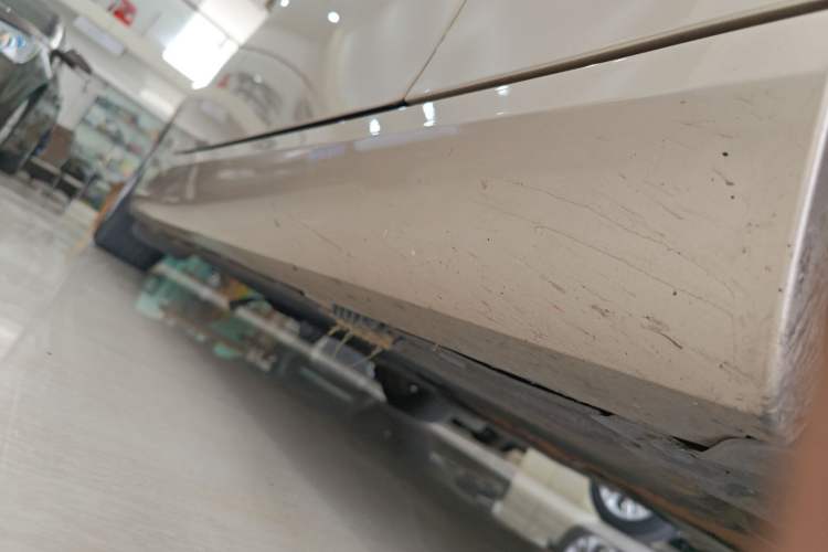 Used BMW 3 Series 2011 320i Convertible Coupe Right Side Sill