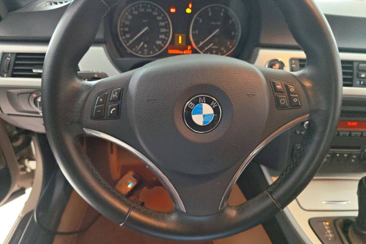 Used BMW 3 Series 2011 320i Convertible Coupe Steering Wheel