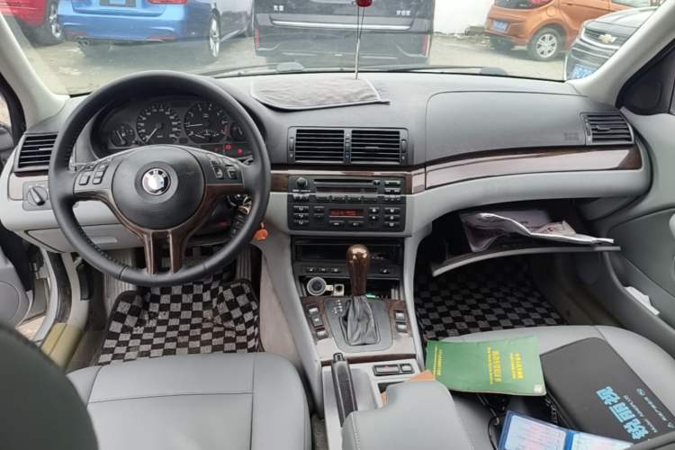 Used BMW 3 Series 2004 325i Center Console
