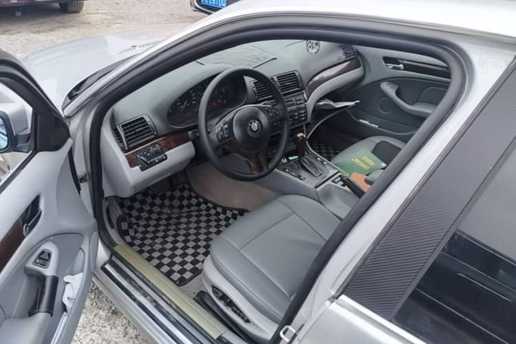Used BMW 3 Series 2004 325i Driver Seat