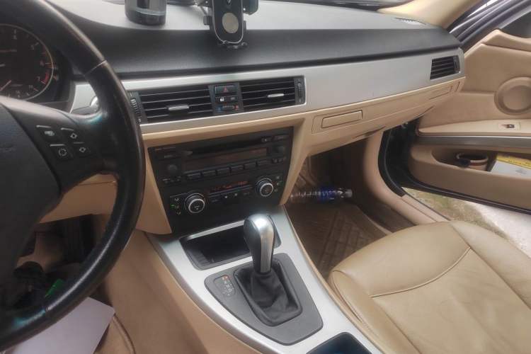Used BMW 3 Series 2005 320i Fashion Model Audio And AC Panel