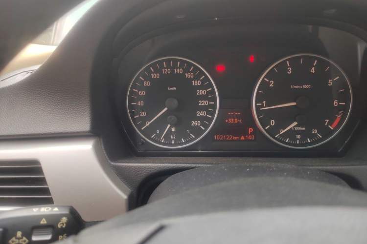 Used BMW 3 Series 2005 320i Fashion Model Odometer Close Up