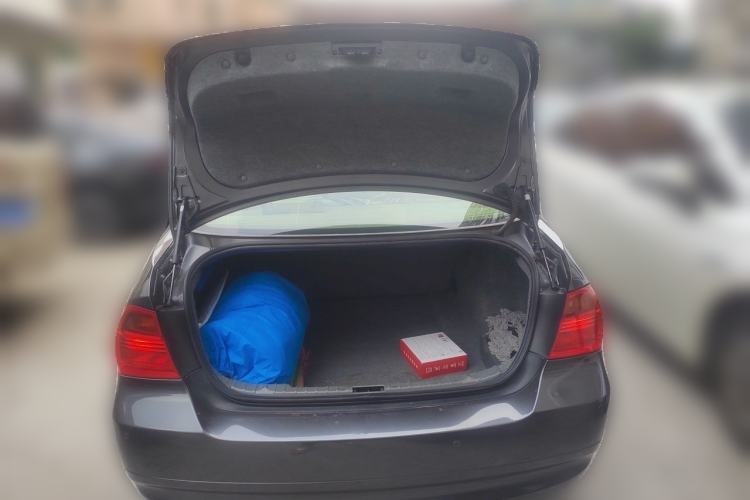 Used BMW 3 Series 2005 320i Fashion Model Trunk