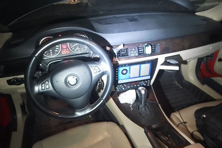 Used BMW 3 Series 2005 325i Sport Edition Center Console