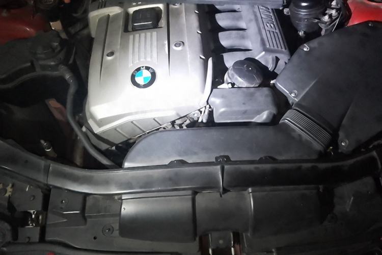 Used BMW 3 Series 2005 325i Sport Edition Engine Bay