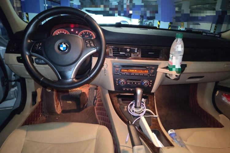 Used BMW 3 Series 2005 325i Sport Edition Center Console