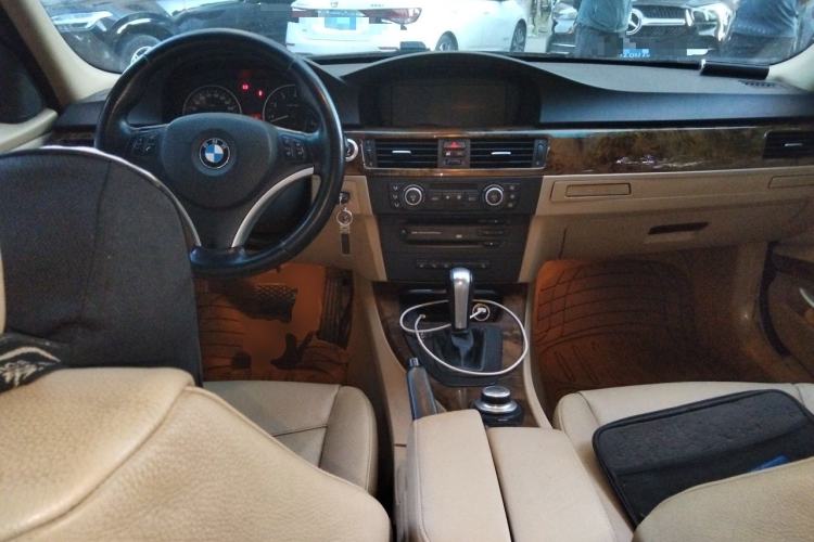 Used BMW 3 Series 2005 330i Center Console