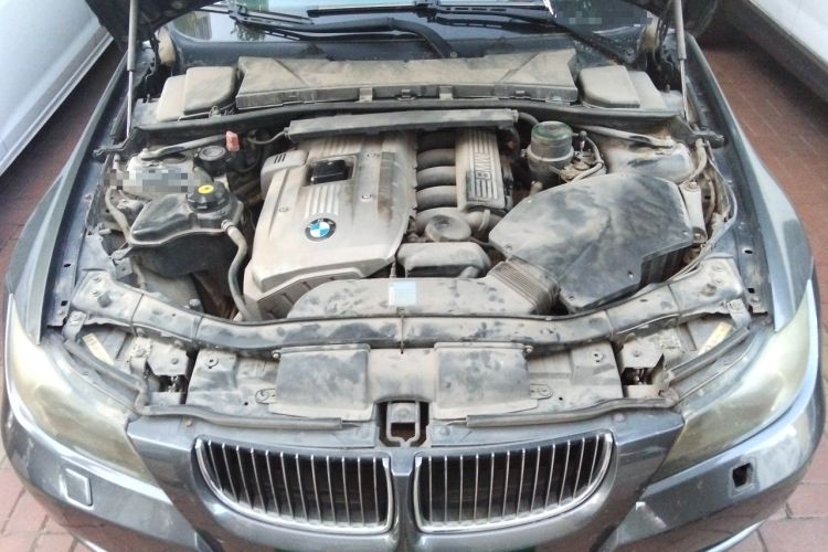 Used BMW 3 Series 2005 330i Engine Bay