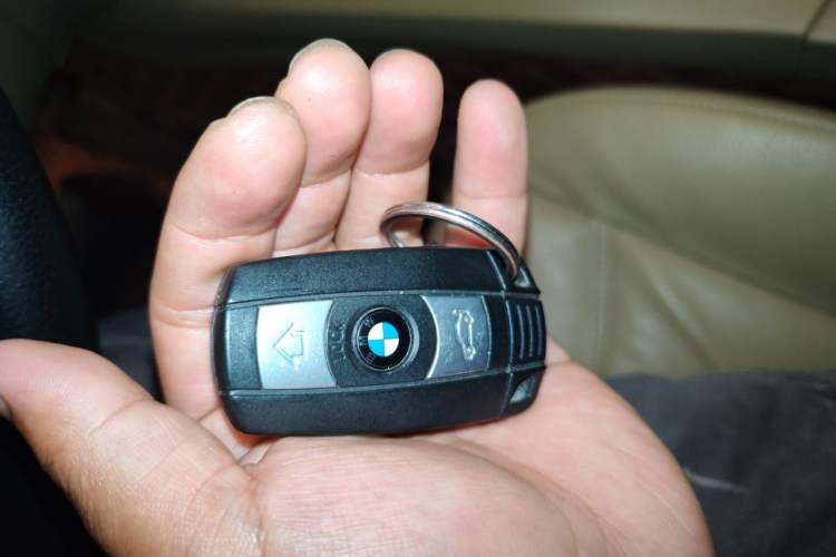 Used BMW 3 Series 2005 325i Sport Edition Vehicle Key