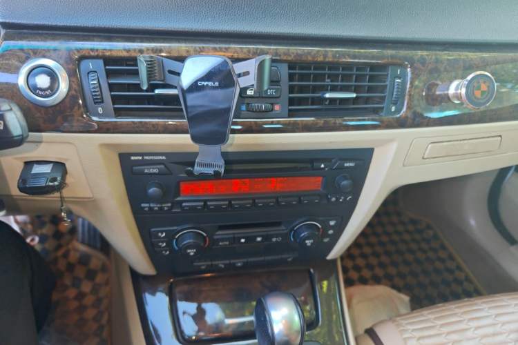 Used BMW 3 Series 2005 325i Sport Edition Audio And AC Panel