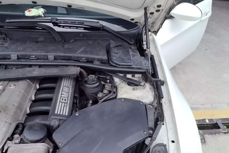 Used BMW 3 Series 2005 325i Leading Model Engine Bay Left