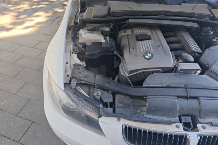 Used BMW 3 Series 2005 325i Sport Edition Engine Bay Right