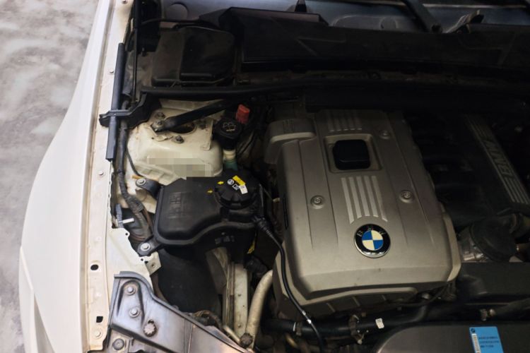 Used BMW 3 Series 2005 325i Sport Edition Engine Bay Right