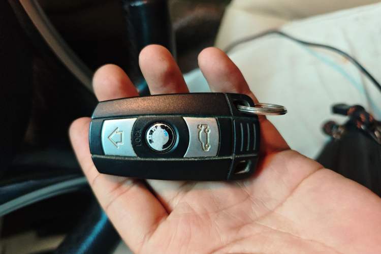 Used BMW 3 Series 2005 325i Sport Edition Vehicle Key