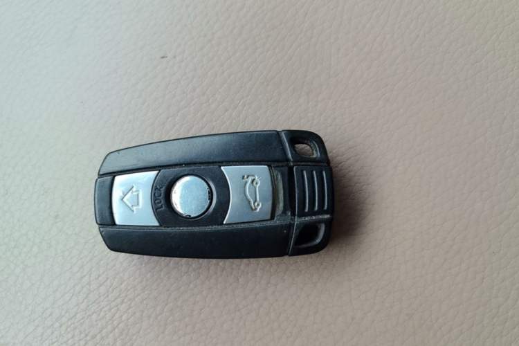 Used BMW 3 Series 2005 325i Leading Model Vehicle Key