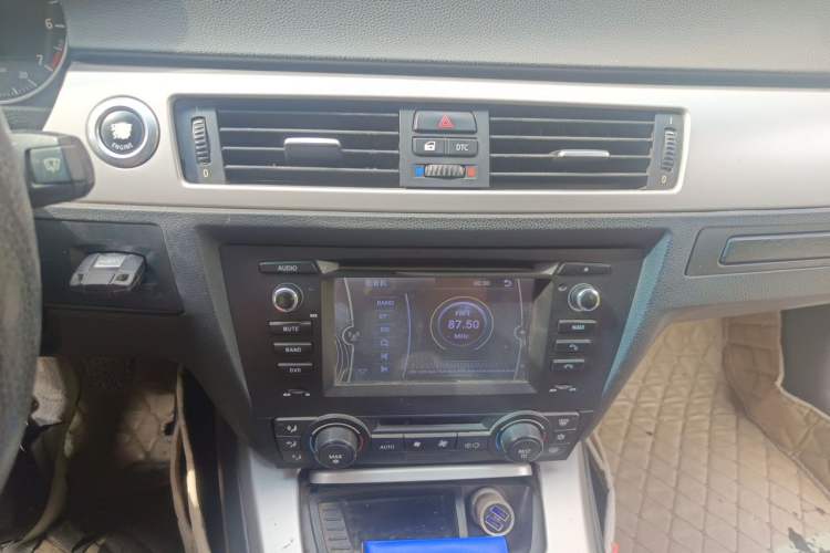 Used BMW 3 Series 2006 320i Elegant Edition Audio And AC Panel