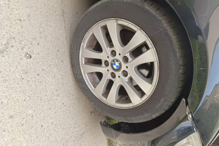 Used BMW 3 Series 2006 320i Elegant Edition Right Front Wheel Hub