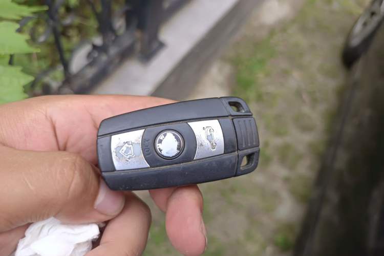 Used BMW 3 Series 2006 320i Elegant Edition Vehicle Key