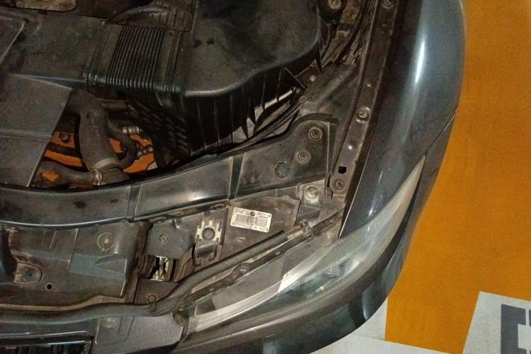 Used BMW 3 Series 2006 320i Elegant Edition Engine Bay Left