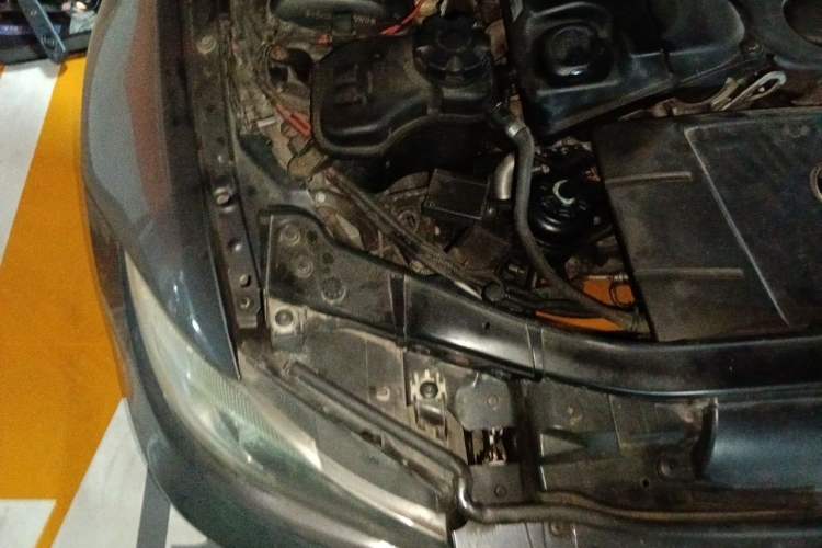 Used BMW 3 Series 2006 320i Elegant Edition Engine Bay Right