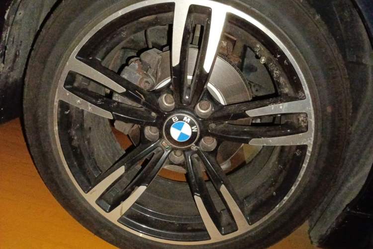Used BMW 3 Series 2006 320i Elegant Edition Right Front Wheel Hub