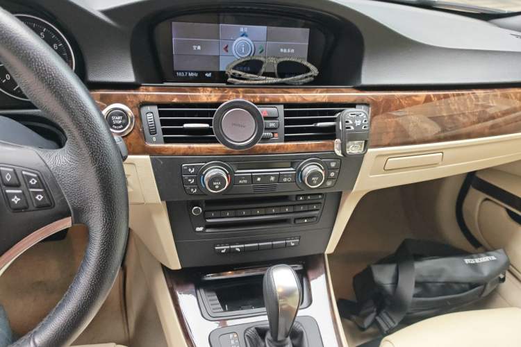 Used BMW 3 Series 2007 330i Convertible Coupe Audio And AC Panel