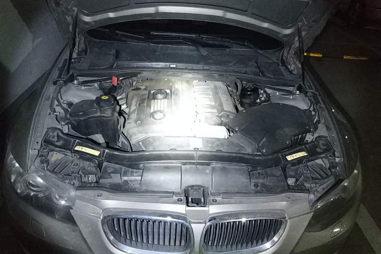 Used BMW 3 Series 2007 325i Convertible Coupe Engine Bay
