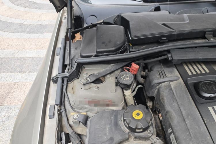 Used BMW 3 Series 2007 330i Convertible Coupe Engine Bay Right