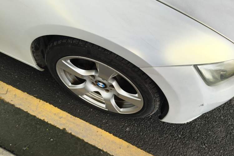 Used BMW 3 Series 2007 325i Convertible Coupe Right Front Wheel Hub