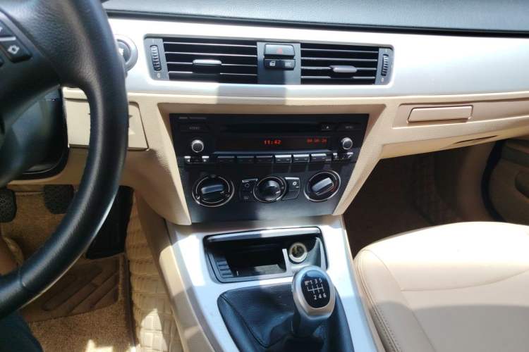 Used BMW 3 Series 2008 325i 6MT Audio And AC Panel